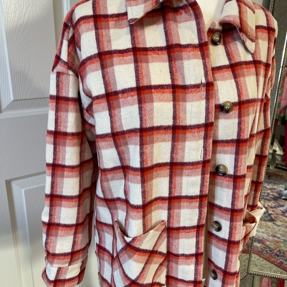 Shacket - Picture 2 of 2